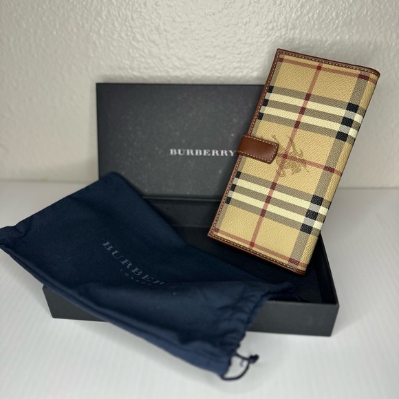 Authentic Burberry London Long Wallet - Picture 2 of 9
